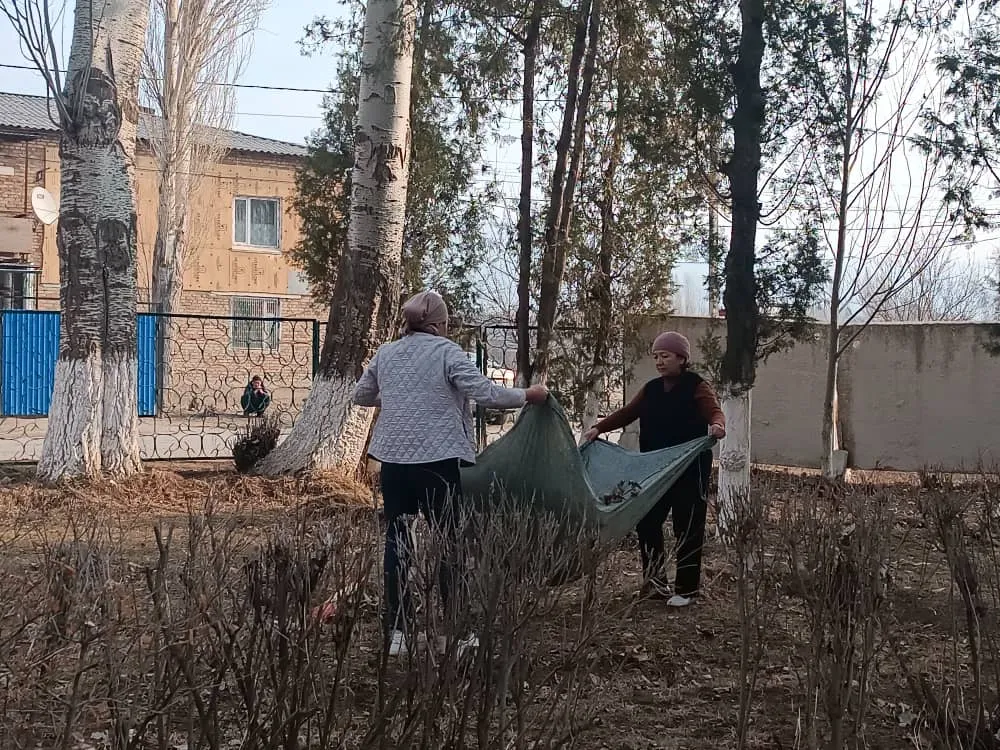 Талас районунун Жалпы дарыгердик практика борборунун медициналык  кызматкерлери  ишембилик  учурунда.